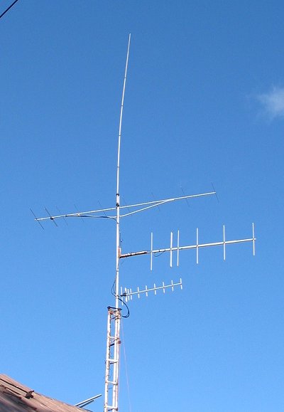 27 Mhz CB vertikal + 2m 9 EL ja 6 EL jakit + 10 EL 70 cm