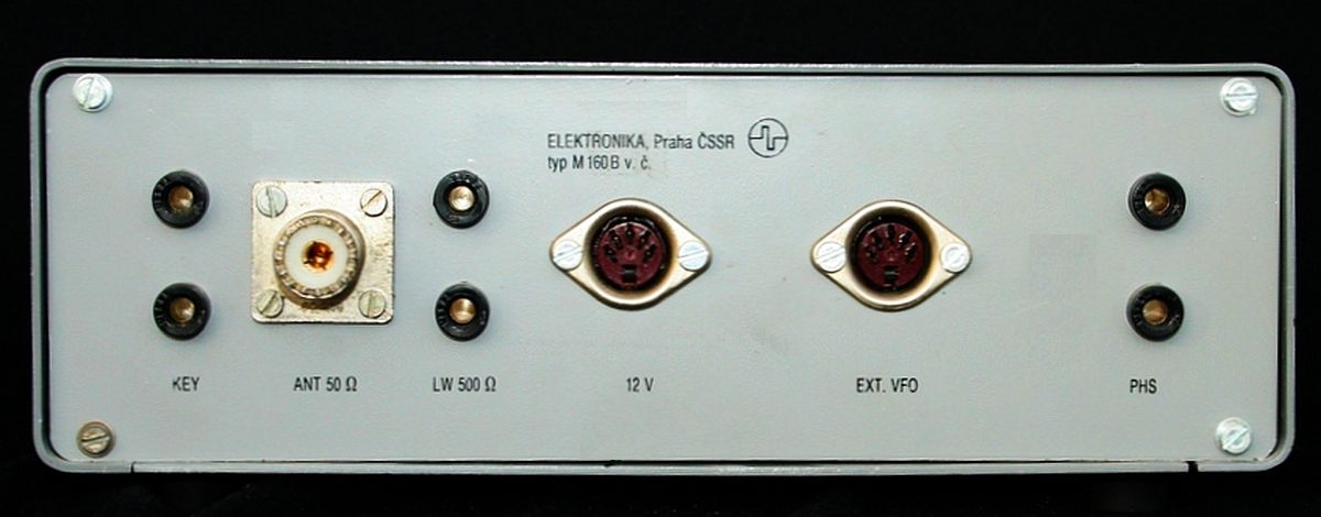 M160B zadný panel