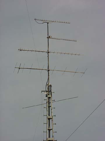 Antenne thuis3.jpg (12111 bytes)