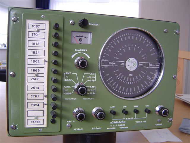 Sailor R104 HF radio