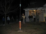 N2XE introducing everyone to an HF vertical antenna.
