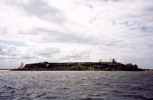 Fort Milutin Is., May 2001
