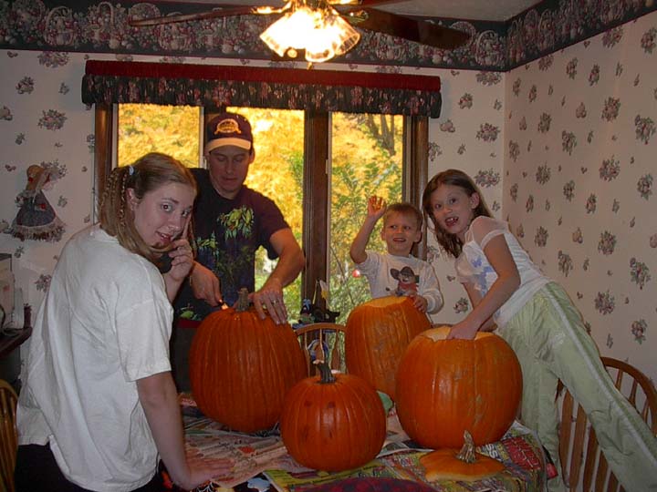 halloween2002a.jpg  (69.8 Kb)