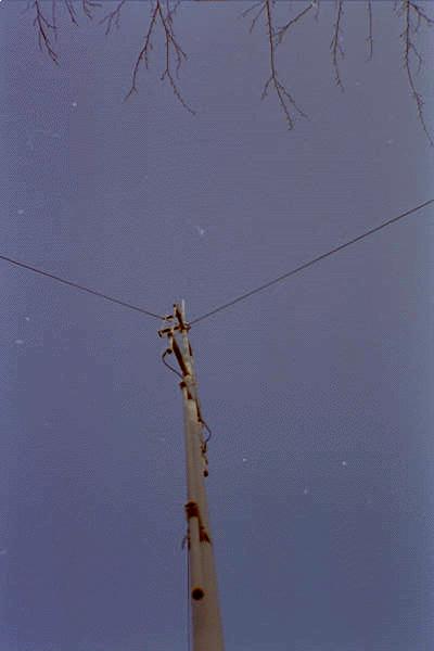 Picture of the Gap Antenna, looking up into the sky from the bottom of the antenna