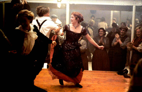 Rose y Jack en un baile