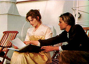 Rose observando los dibujos de Jack