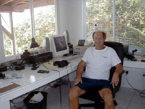 radio2.jpg (32714 bytes)