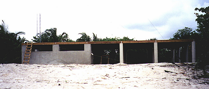 full_house.jpg (115974 bytes)